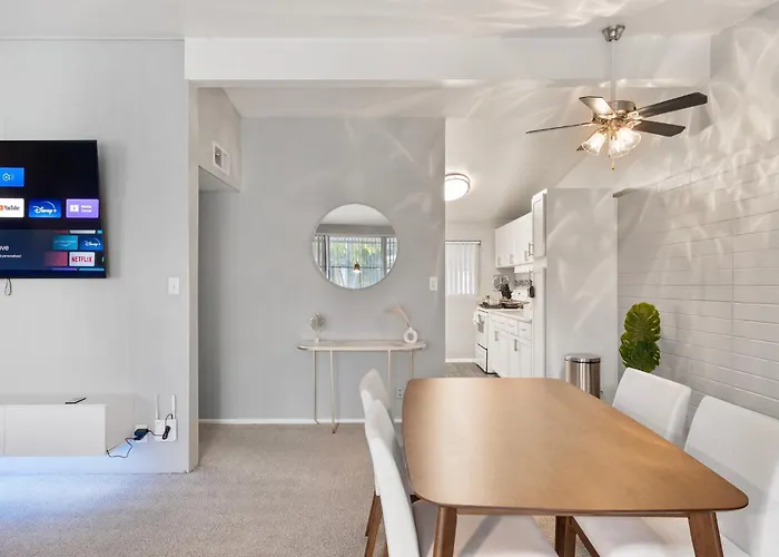 Cozy 2b2b With Free Parking In The Heart Of Apartment *